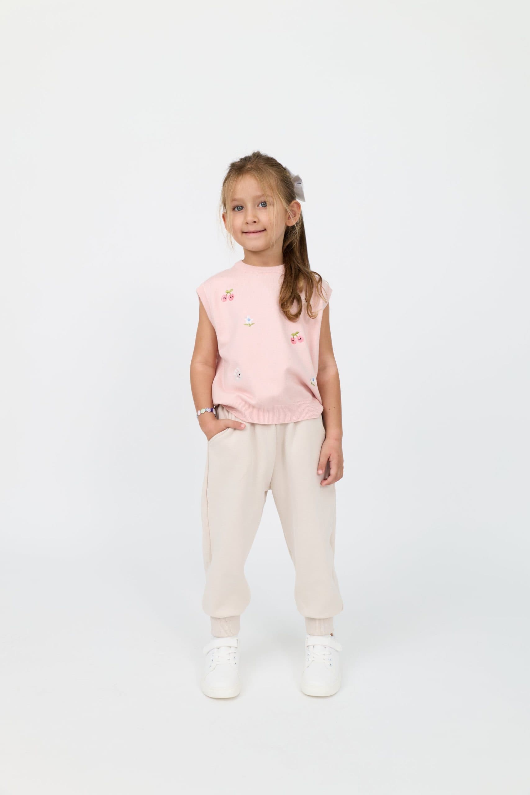 Kids’ embroidered knit top & cotton joggers set
